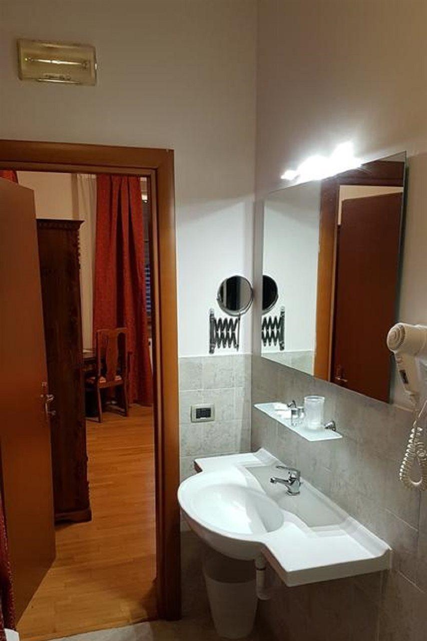 Hotel Airone Pisa Ristorante 3*